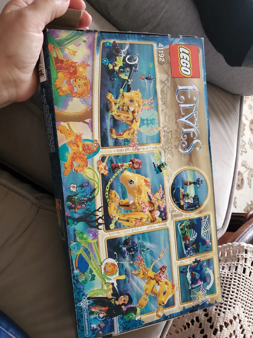 LEGO Elves Yellow Lion Guardian Build with Blue Accents